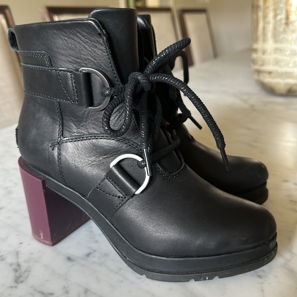 Gorgeous, black Sorel boots leather - Picture 4 of 6